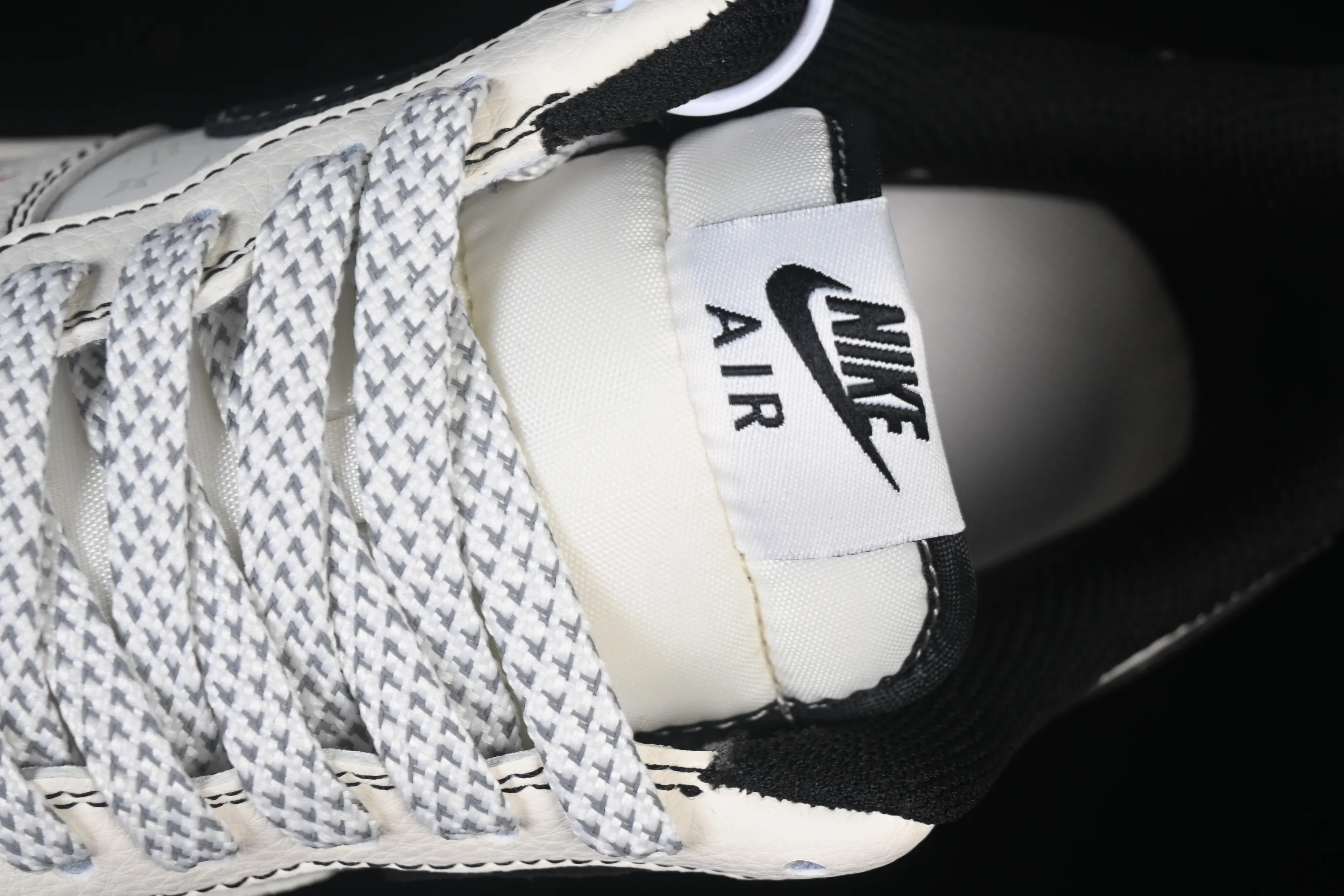 All categories Nk Air Force 1 Air Force series Nk Air Force 1 Low Air Force low top Nike Air Force 1'07 Low LV co-branded printed beige black and red Air Force 1 low-top casual sneakers MZ9588-812